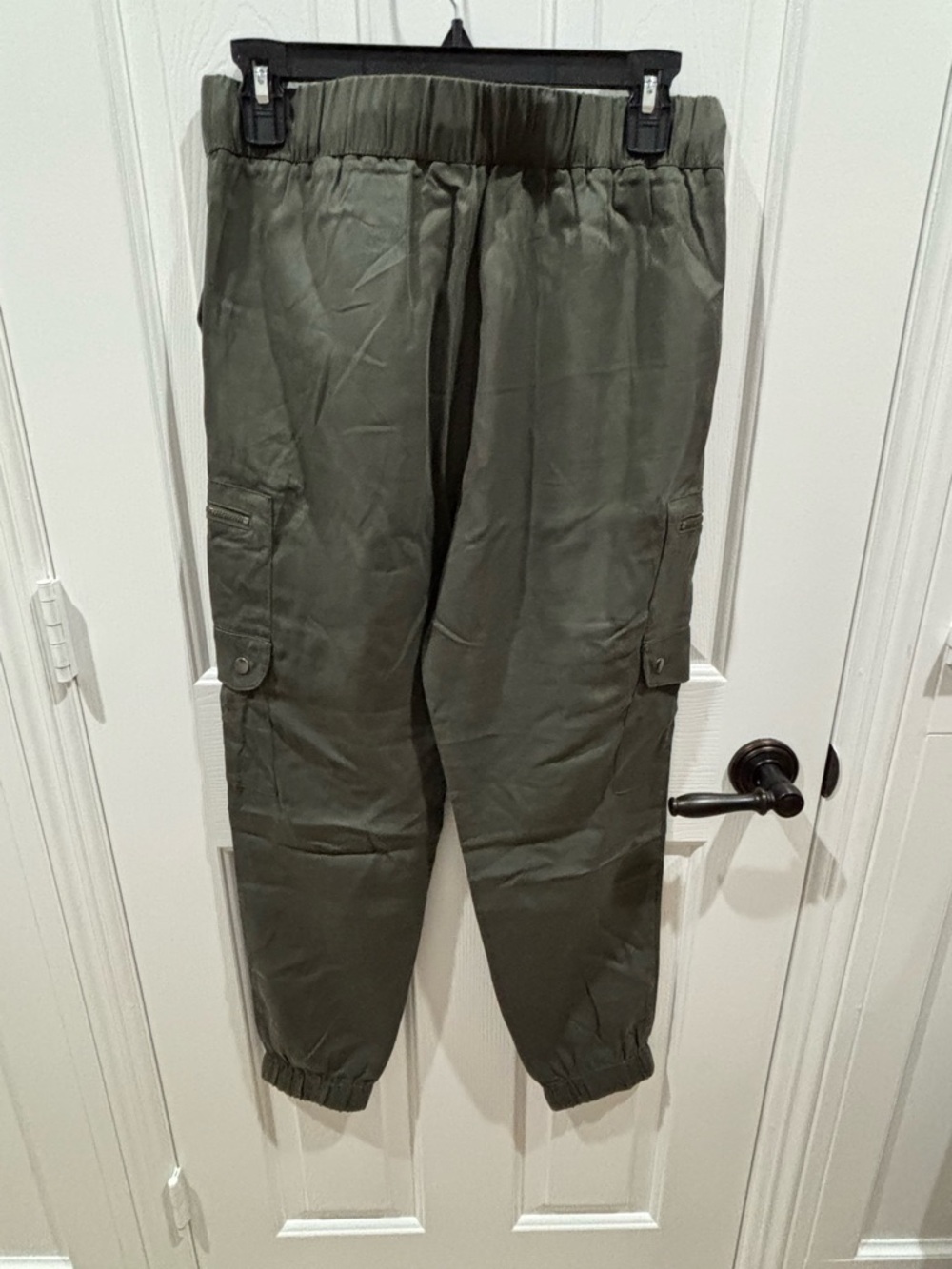 NWT Banana Republic Women’s Olive Green Cargo Jogger  - Casual Utility Style - Picture 6 of 9